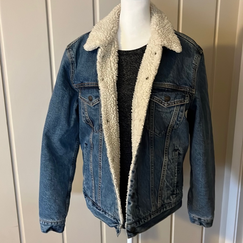 Levi’s Sherpa lined jacket—super warm! Women’s size medium.